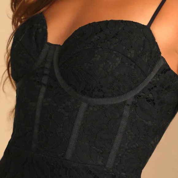 ❗️CLEAROUT❗️ Lulus - Black Sleeveless MIDI Trumpet Dress - Picture 2 of 9